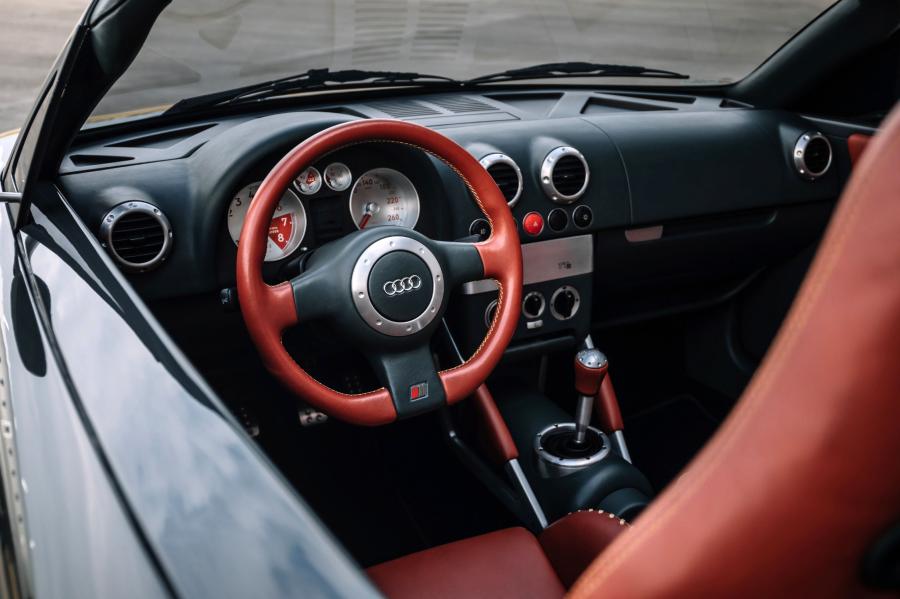 Торпедо Audi TTS Roadster Concept 1995 года  (фото 6 из 14)